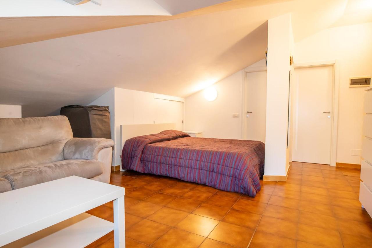 ヴァラッツェCasa Alejandroアパートメント エクステリア 写真