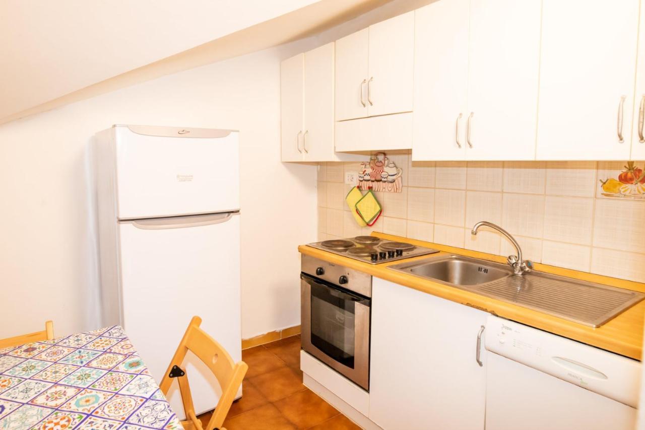 ヴァラッツェCasa Alejandroアパートメント エクステリア 写真