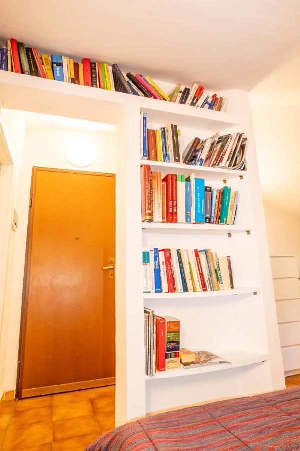 ヴァラッツェCasa Alejandroアパートメント エクステリア 写真