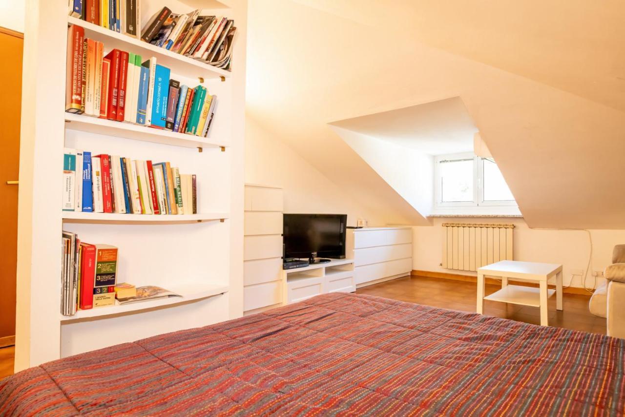 ヴァラッツェCasa Alejandroアパートメント エクステリア 写真